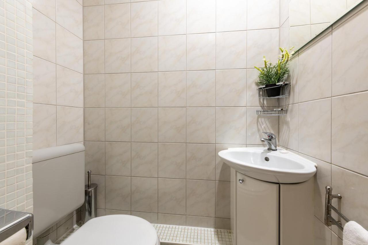 Two Bedroom Apartment For 6 People Варшава Экстерьер фото